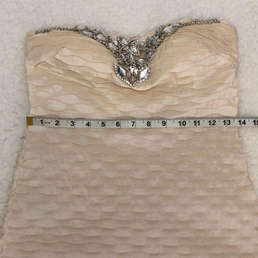 Strapless Sweetheart Dress - Picture 7 of 10